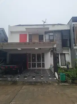Dijual Cepat Rumah 2 Lantai, Cluster Vassa Lippo Cikarang, 2.2 Miliar!