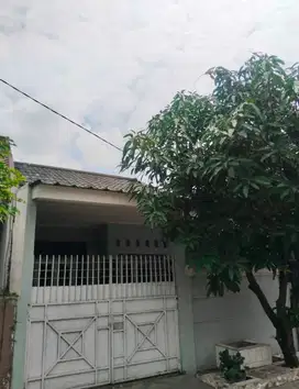 Di jual murah  rumah luas tanah 123m2 Perum Putri Indah