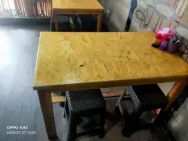 Meja bahan kayu valet