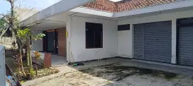 Disewakan rumah di Batu indah dengan LT. 500m