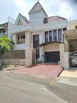 Dijual rumah Pakuwon Indah Surabaya barat Villa bukit indah