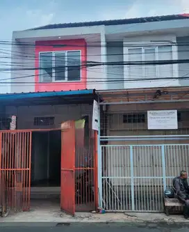 Ruko strategis siap usaha murah jual cepat