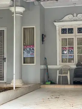 Disewakan rumah di Taman Crysant2, BSD,dekat stasiun Rawa Buntu