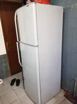 Kulkas Sharp 2pintu