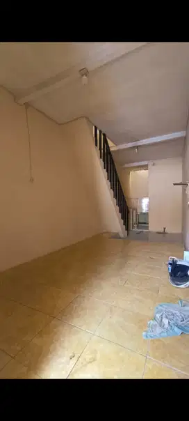 Disewakadisewakan rumah siap huni di gang sukaleuer 2 lantai