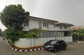 RUMAH HOOK 2 LANTAI KONSEP INDUSTRIAL MODERN DI GRIYA MAS 2, SRENGSENG
