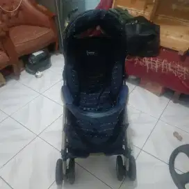 Stroler anak kesayangan