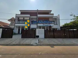 Jual Rumah Gandeng Nusaloka BSD Tangsel, An