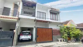 Rumah 2 Lantai Dalam Perumahan Baturan Colomadu Solo