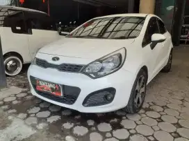KIA RIO AT 2014 PUTIH / MODEL THN 2015 (BINTANG MOTOR)