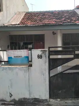 DIJUAL RUMAH DI PUSAT KOTA JAKARTA DEKAT DENGAN AKSES KEMANAPUN