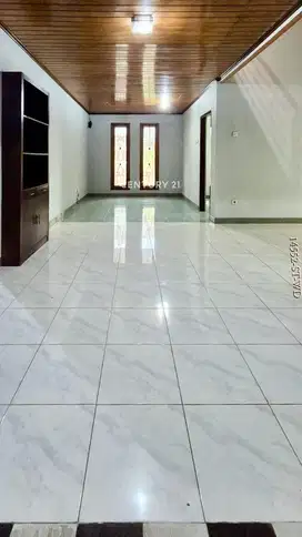 Dijual Rumah di Hook Siap Huni Bintaro Jaya Sektor 9