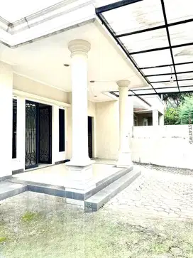 Dijual rumah siap huni & lokasi strategis di Pondok Indah
