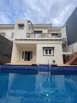 DIJUAL RUMAH DI ROME PIK1 UK.10X25m2 ADA 4 KAMAR SEMI FURNISHED