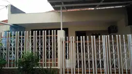 DISEWAKAN RUMAH 1 Lantai Siap Huni di PUCANG daerah Gubeng Surabaya