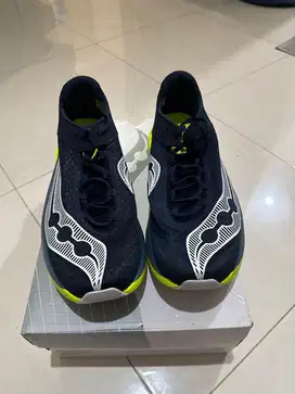 Sepatu running saucony