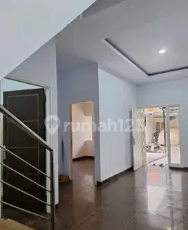 Rumah Rapih Di Banjar Wijaya Cipondoh Tangerang
