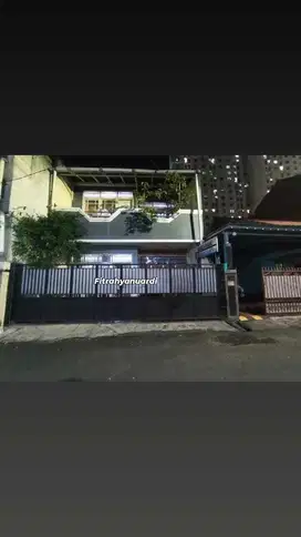 RUMAH STRATEGIS DI CIPINANG JAYA JAKARTA TIMUR - DEKAT BASSURA - BU