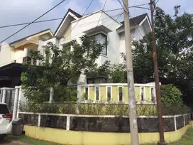 DIJUAL RUMAH MEWAH 2 LANTAI POSISI HOOK  DI NUSA LOKA BSD TANGERANG