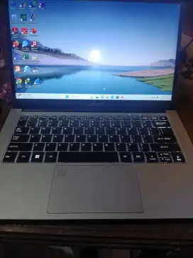 Core i7 gen11 Dual VGA Intel Iris+ Nvidia Ram 16GB SSD 1TB sound high