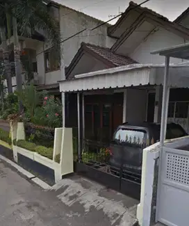 RUMAH LAMA DI KEMBAR SURYALAYA SAYAP BKR
