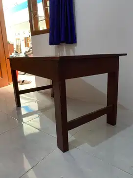 Meja Kayu besar