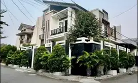 Rumah Megah dan Mewah strategis di Pulomas