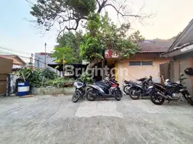 Tanah Luas Lokasi Strategis Bonus Bangunan Tua di Mampang Prapatan