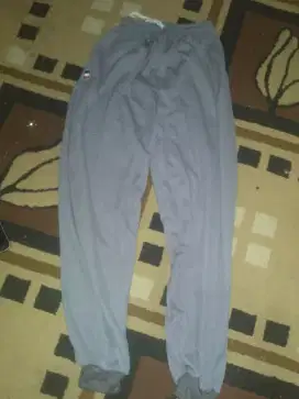 Celana jogger ukuran size m