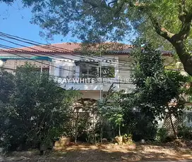 Rumah Lama di Panglima Polim Lokasi Bagus Untuk Usaha dan Hunian