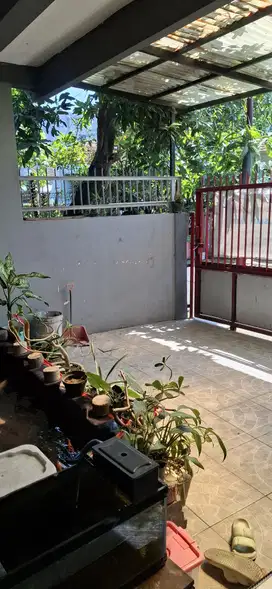 Rumah 2 Lantai Lokasi Strategis No Banjir