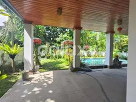 VILLA BAGUS 3 LANTAI DI RAYA SADING MENGWI BADUNG, BALI