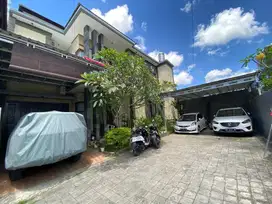 DIJUAL RUMAH SEMI VILLA LANTAI 2 LOKASI PADANG LUWIH DALUNG