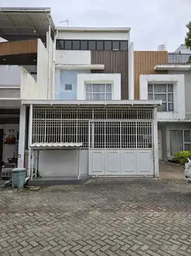 Villa Mutiara Palace