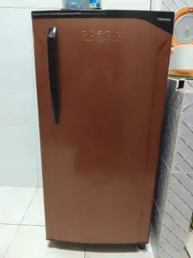 Dijual kulkas 1 pintu Toshiba Glasio normal dingin