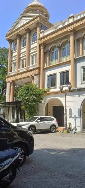 Ruko gandeng Cordoba Pik, posisi hoek & badan