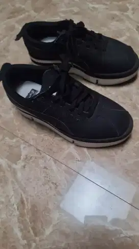 Sepatu onisutka tiger black