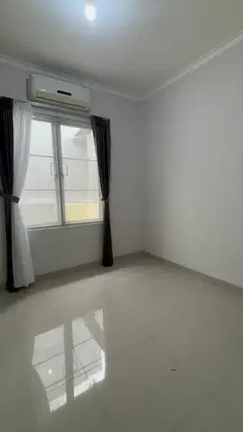 Disewakan Cepat Rumah Semi Furnished di Trimezia Gading Serpong
