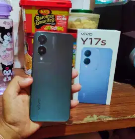 Vivo y17s ram 4+4/64 Fullset Ori Nomines