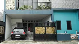 Di Sewakan Rumah Modern di Kav UI Barat Tanah Baru