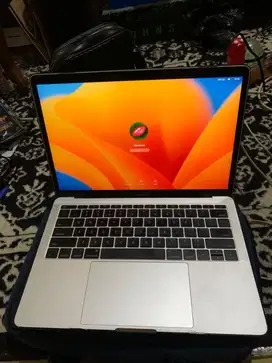 MACBOOK PRO 2017 8/256 MURAH MULUS.