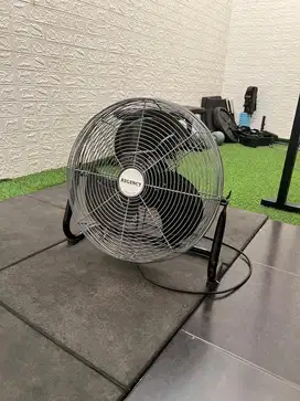 Kipas angin regency turnado fan 18”