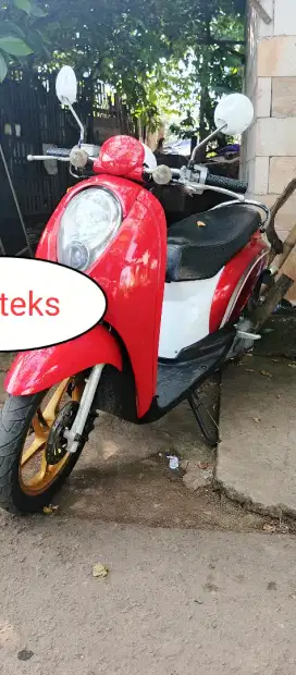 Honda Scoopy 2012