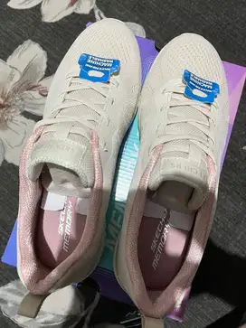 Sepatu skechers vegan