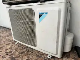 Outdoor AC Daikin 1PK R22 9000btu