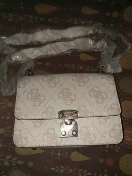 Tas Guess aslii