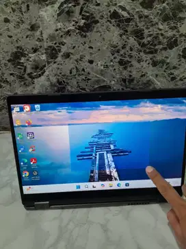 DELL 5300 2in1, Core i7 8650U, Ram 8GB, NVME 512GB.Layar sentuh 13,3in