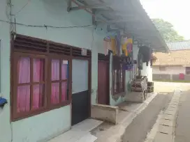 Dijual tanah plus kontrakan dan ruko di pinggir jalan