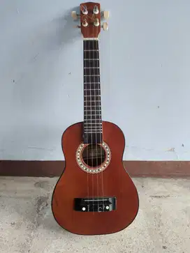 Ukulele Yamaha PG-30 Second (Cocok Buat Belajar Musik)