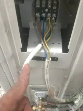 Service AC bongkar pasang AC Ciputat Pamulang Bintaro serpong